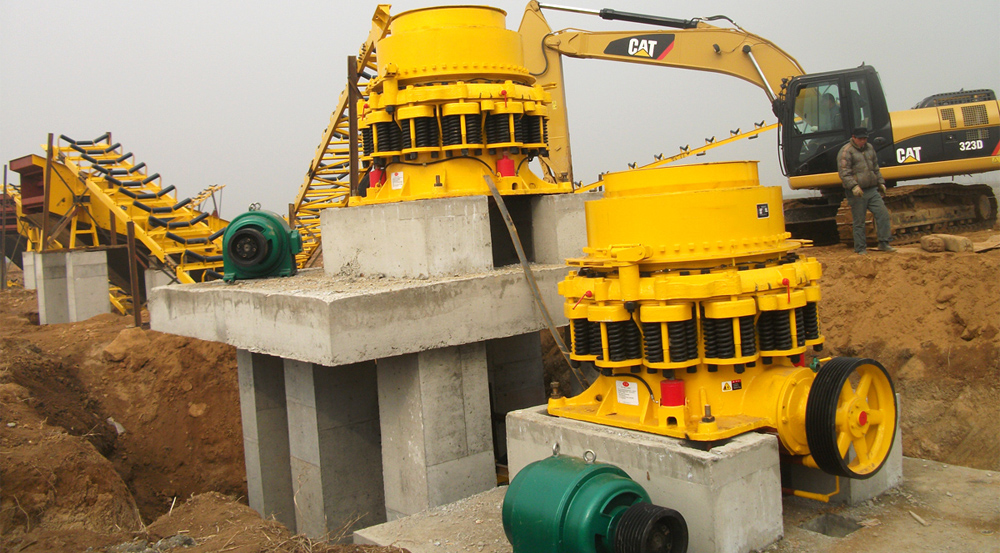 Crushers are widely applied in multiple fields, and their main function is to crush and pulverize materials, making them smaller and easier to handle or recycle.